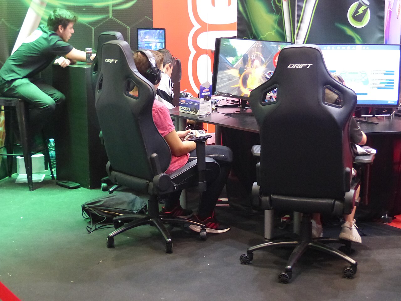 gaming chairs — 示意圖