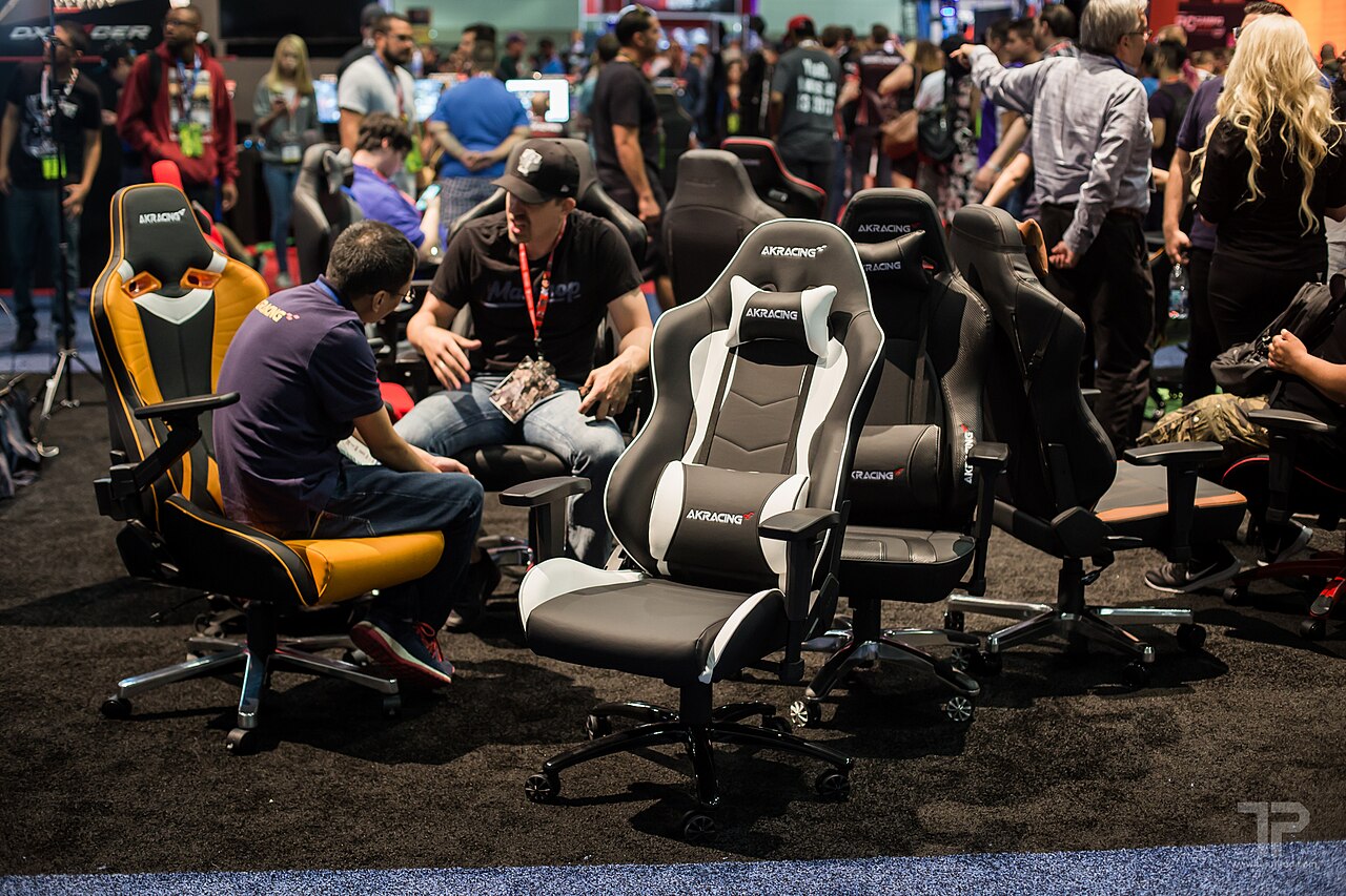 gaming chairs — 示意圖
