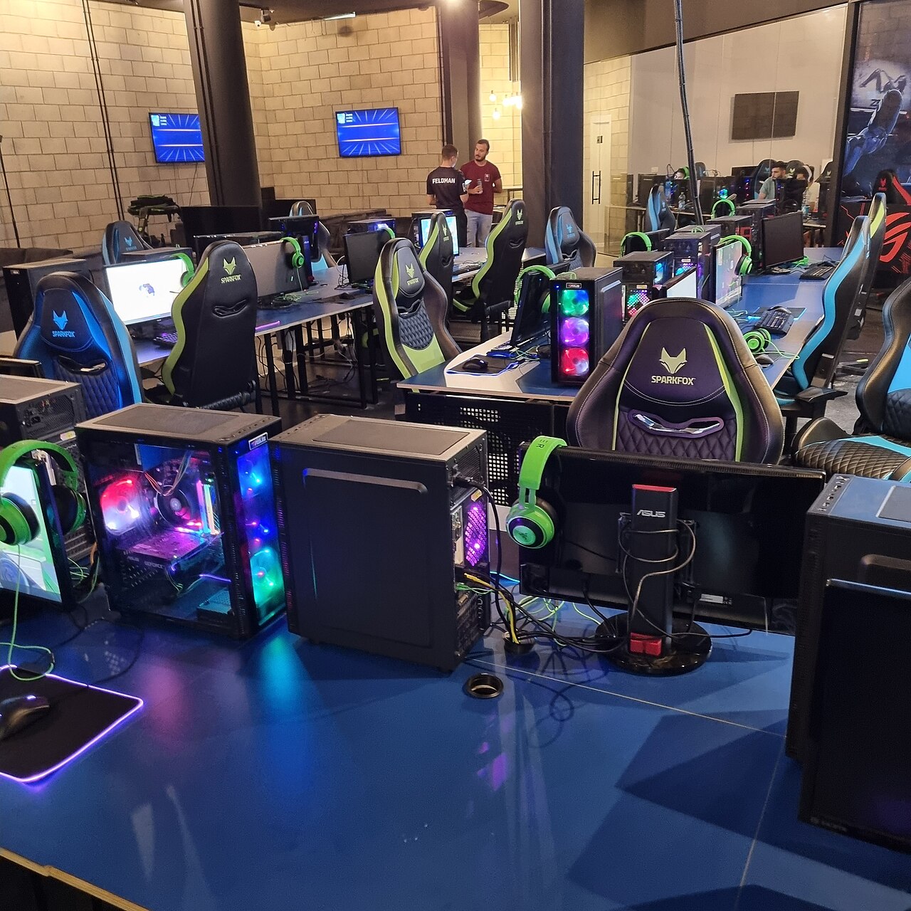 gaming chairs — 示意圖